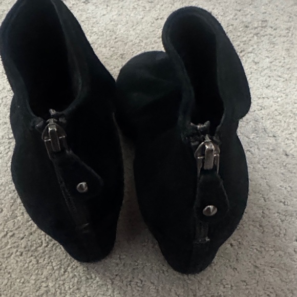 Gentle souls by Kenneth Cole Black Suede Ankle Boots - Picture 6 of 8